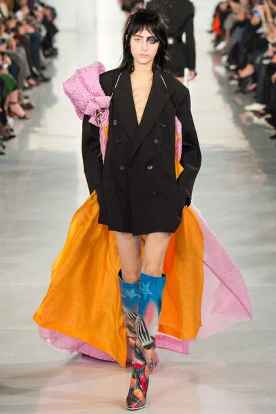 Look 19